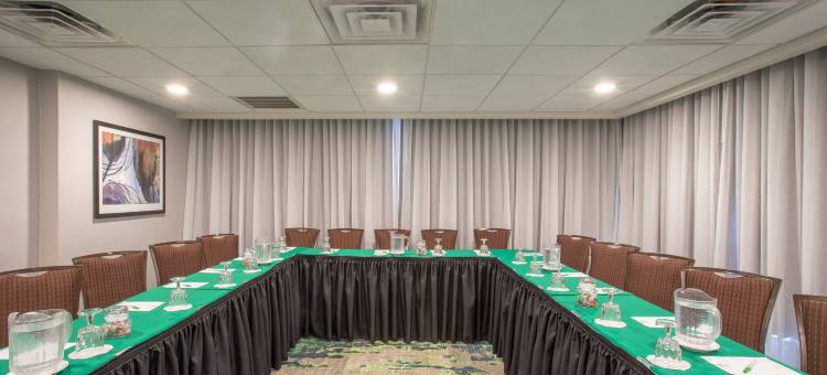 Holiday Inn & Suites 帕西帕尼费尔菲尔德(Holiday Inn & Suites Parsippany Fairfield)图片