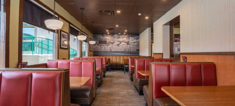 维侬莎森德曼酒店(Sandman Hotel Vernon)图片