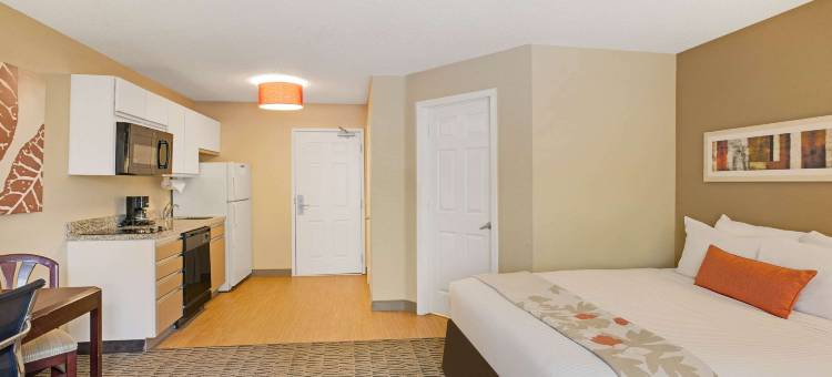 夏洛特 - 行政公园美茵斯坦套房酒店(Suburban Studios Charlotte - Executive Park)图片