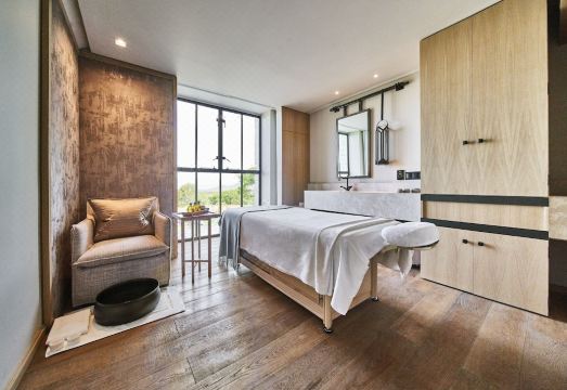 Villa la Coste Hotel Overview