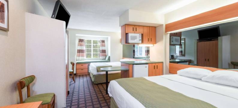 安卡斯维尔温德姆麦客达套房酒店(Microtel Inn & Suites by Wyndham Uncasville Casino Area)图片