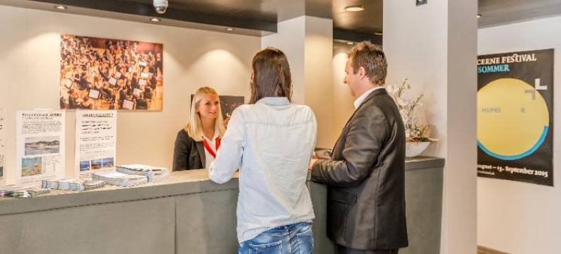 阿尔皮纳酒店(Hotel Alpina Luzern)图片