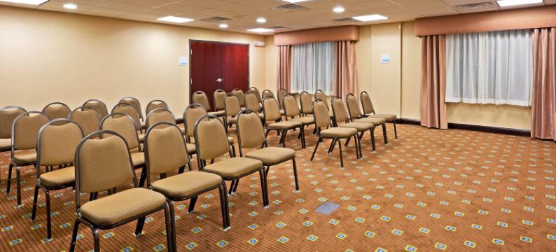 智选假日套房酒店雪城北 - 机场区(Holiday Inn Express & Suites SYRACUSE NORTH - AIRPORT AREA by IHG)图片