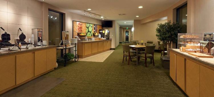 西雅图锡塔克机场拉昆塔温德姆套房酒店(La Quinta Inn & Suites by Wyndham Seattle Sea-Tac Airport)图片