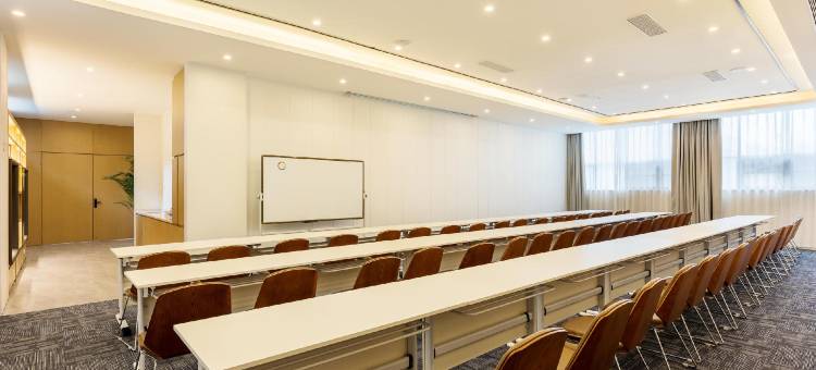 成都高新西区电子科技大学亚朵轻居酒店图片