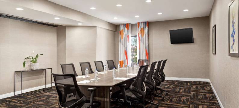 希尔顿欢朋酒店-帕里斯(Hampton Inn Paris)图片