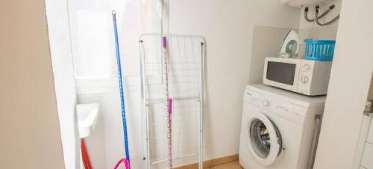 Cozy Apartment Near the Sea with Wifi and Pool图片