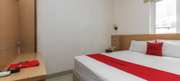 红多兹高级酒店-靠近勿加泗银河购物中心(RedDoorz Plus Near Galaxy Bekasi)图片