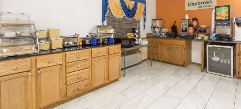 斯托顿戴斯酒店(Days Inn by Wyndham Stoughton WI.)图片