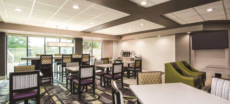 克利尔沃特南舒适套房酒店(Comfort Inn & Suites Clearwater South)图片