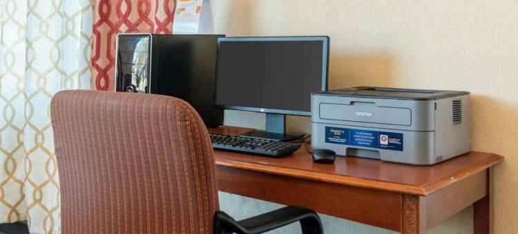 家庭旅馆套房(HomeStay Inn & Suites)图片