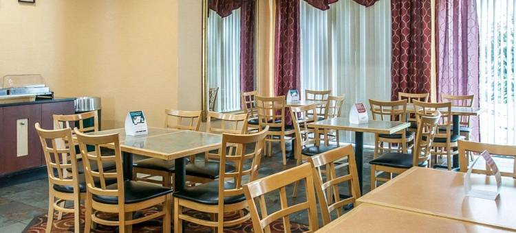 堪萨斯城I-435北凯艺套房酒店-近体育场(Quality Inn & Suites Kansas City I-435N Near Sports Complex)图片