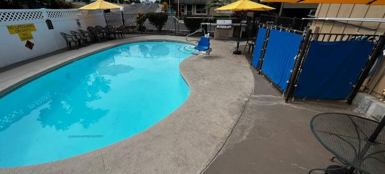 雷德布拉夫速8酒店(Super 8 by Wyndham Red Bluff)图片