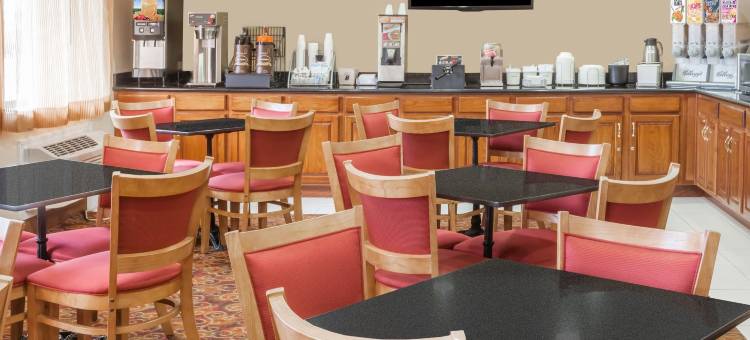 博林格林南温德姆速8酒店(Super 8 by Wyndham Bowling Green South)图片