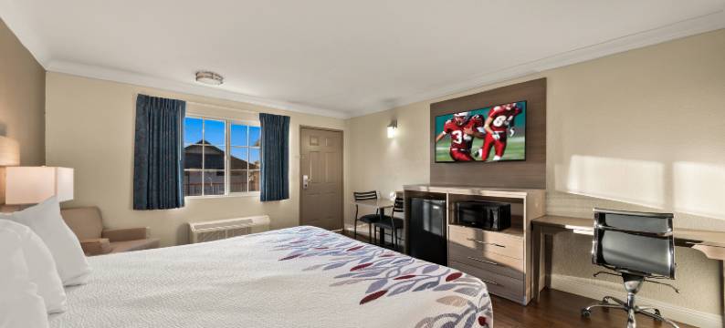 红屋顶酒店洛杉矶-贝尔弗劳尔(Red Roof Inn Los Angeles – Bellflower)图片