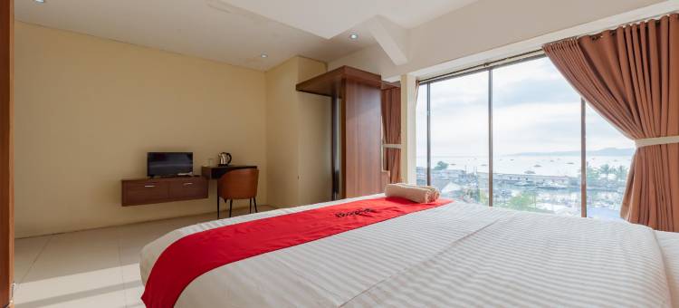 红门伊斯兰教酒店 靠近佩拉布汉鲁图广场(RedDoorz Syariah Near Alun-Alun Pelabuhan Ratu)图片