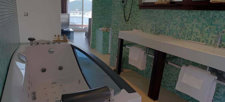 卡萨纳雷海湾大酒店和Spa(Le Golfe)图片