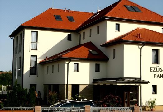 Ezüsthíd Hotel Hotel Overview