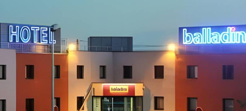 AKENA酒店拉费尔特伯纳德(Hôtel Akena la Ferté Bernard)图片