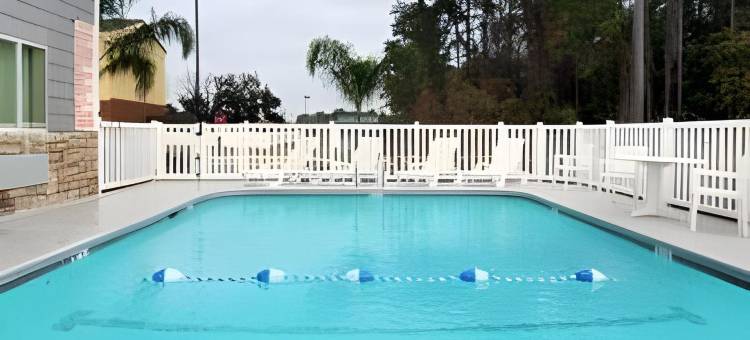 舒适套房酒店(Comfort Inn & Suites)图片