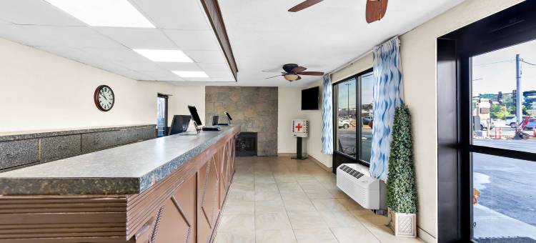 克拉丽奥酒店及套房近勒孔特中心鸽子谷(Clarion Inn & Suites Near the Leconte Center Pigeon Forge)图片