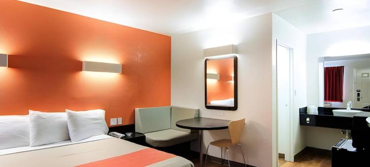 斯科特斯德6号汽车旅馆(Motel 6 Scottsdale, AZ - Old Town Scottsdale/Fashion Square)图片