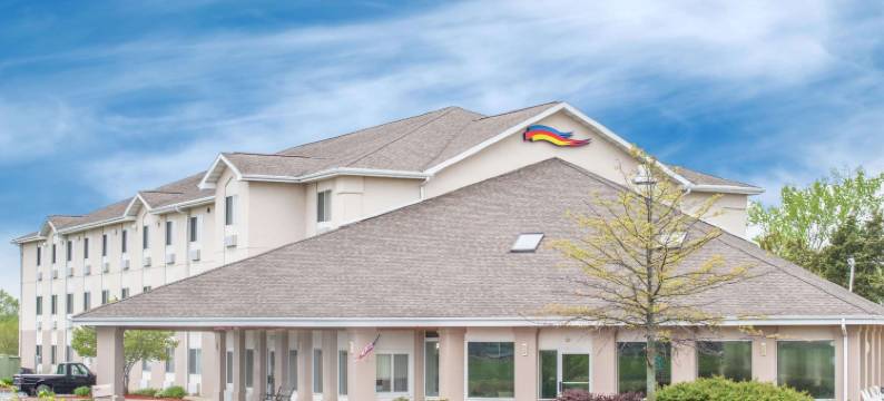 弗里波特温德姆呗盟套房酒店(Baymont by Wyndham Freeport)图片