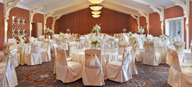 圣路易斯喜来登韦斯特波特木屋酒店(Sheraton Westport Chalet Hotel St. Louis)图片