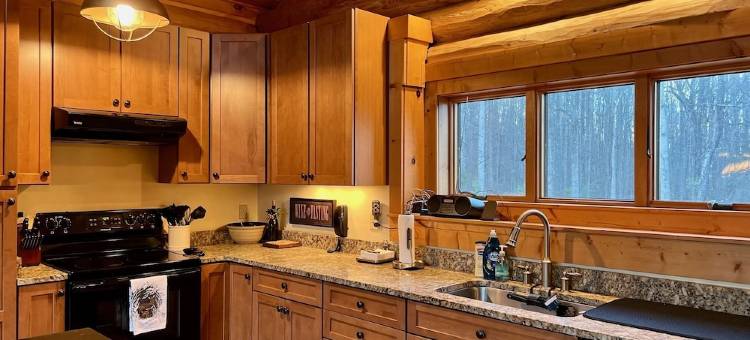 Relaxing log home on a private mountainside in Rappahannock County, Virginia图片