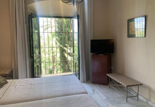 Hacienda Los JinetesHotel Overview