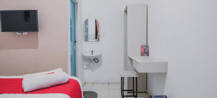 红多兹酒店-近朋库卢索波拉普托路(RedDoorz Near Jalan Soeprapto Bengkulu)图片