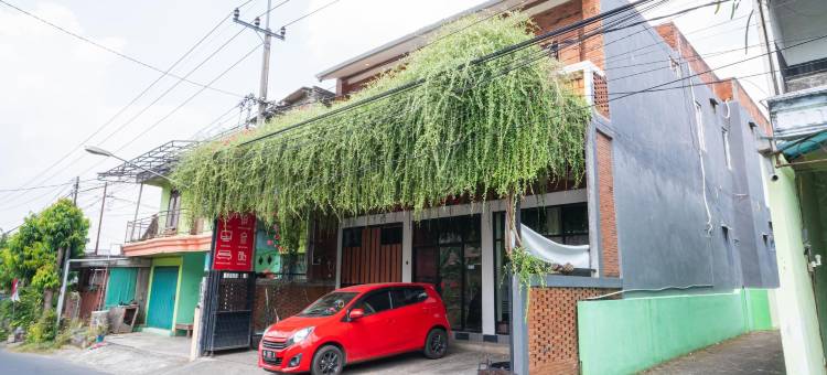 红多兹伊斯兰酒店-谏义里塞洛芒棱(RedDoorz Syariah @ Selomangleng Kediri)图片