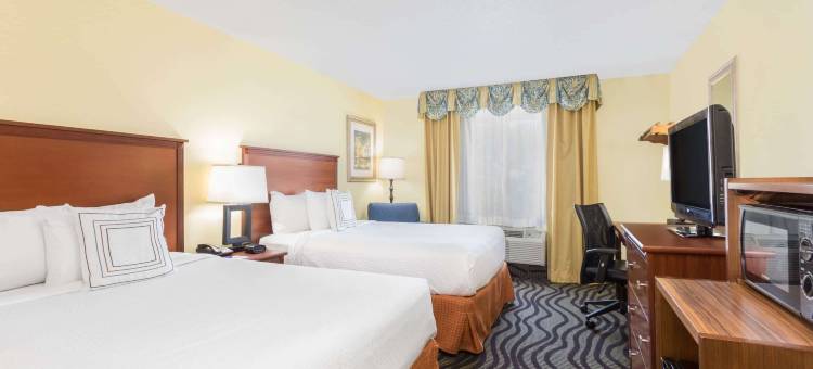 萨凡纳米德顿呗盟套房酒店(Baymont by Wyndham Savannah Midtown)图片