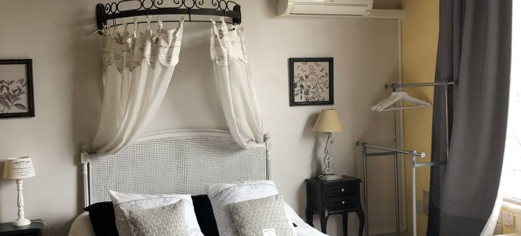 恩特雷维涅当泰勒斯旅馆(Entre Vignes et Dentelles)图片