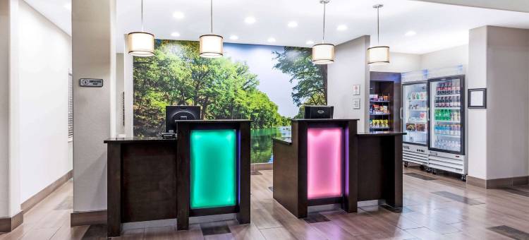 纽布朗费尔斯拉昆塔温德姆套房酒店(La Quinta Inn & Suites by Wyndham New Braunfels)图片