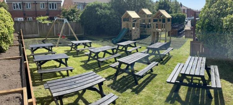 叶老原始威西树(Ye Olde Original Withy Trees)图片