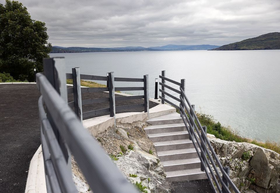 Pierside Apartments Deluxe Accommodation Hotel Overview