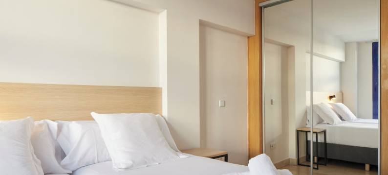 艾拉佩洛格罗尼奥酒店(Iraipe Logroño Hotel)图片