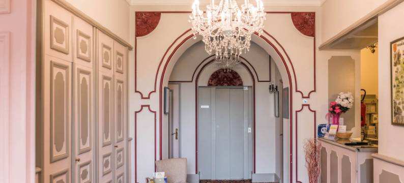 普伊罗伯特城堡酒店(Château de Puy Robert Lascaux - A proximité Grotte de Lascaux - Hôtel Avec Piscine chauffée - Sarlat)图片