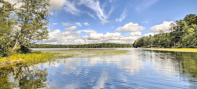 有Maranacook湖景的Readfield度假屋！(Readfield Retreat w/ Lake Maranacook Views!)图片