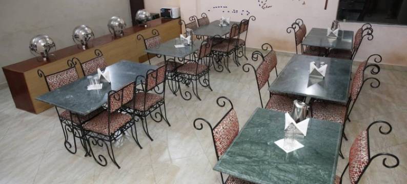 Avlokan酒店-靠近Kainchi Dham Mandir(Hotel Avlokan - Near Kainchi Dham Mandir)图片