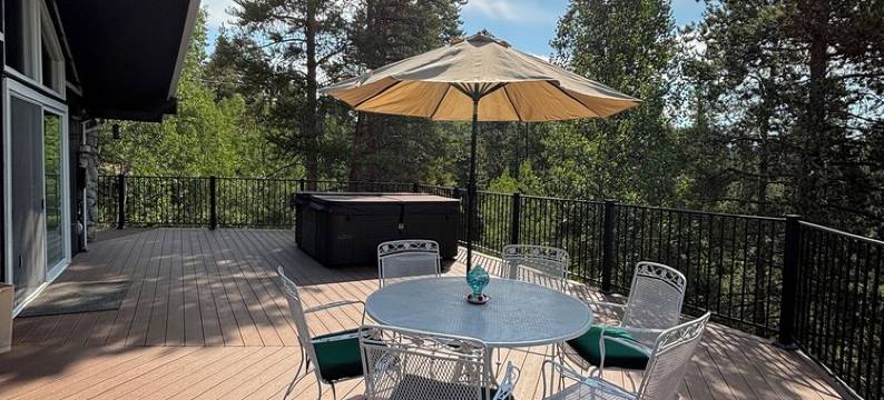 WinterPark Chalet-3br/2ba. 2decks/hottub/mtn views. Skiing/Hiking/Biking nearby.图片