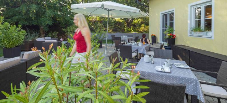 洛珀斯朵夫绿洲加尔尼酒店(Hotel Garni Oasis Loipersdorf)图片