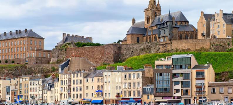 Charming house close to the centre in Granville图片