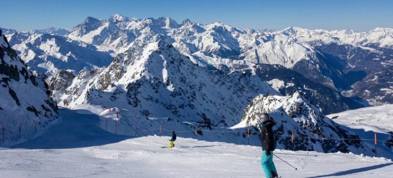 Apartment on floor four with balcony图片