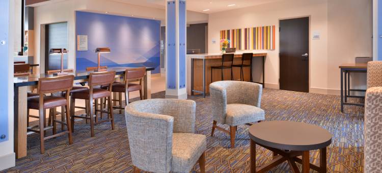 Holiday Inn Express & Suites Olathe West图片