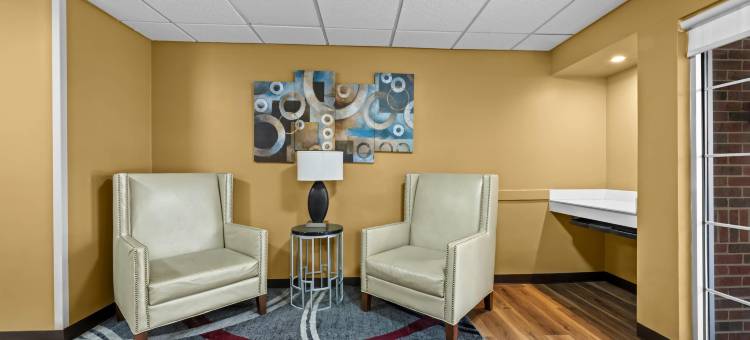 夏洛特 - 行政公园美茵斯坦套房酒店(Suburban Studios Charlotte - Executive Park)图片