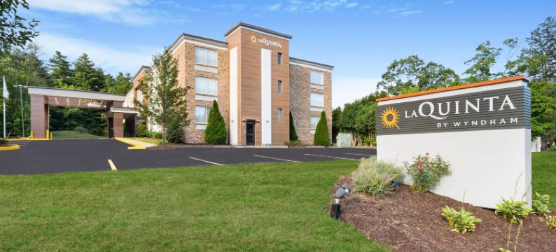 斯特布里奇拉昆塔温德姆套房酒店(La Quinta Inn & Suites by Wyndham Sturbridge)图片