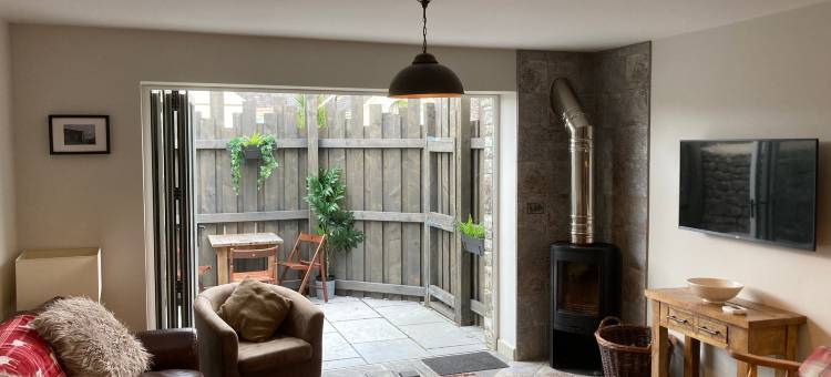 Great country-style house with a courtyard图片
