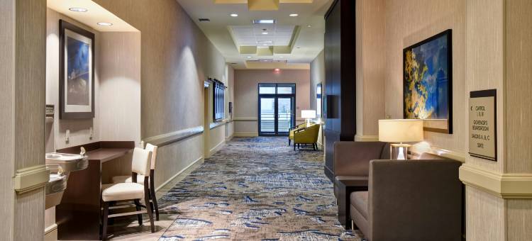 蒙哥马利会议中心希尔顿安泊套房酒店(Embassy Suites by Hilton Montgomery Hotel & Conference Center)图片